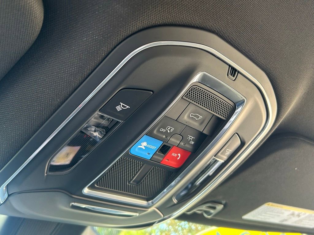 Certified 2024 Jeep Wagoneer L Base image 54