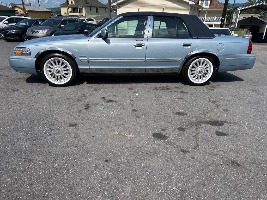 Used 2010 Mercury Grand Marquis LS RWD image 3