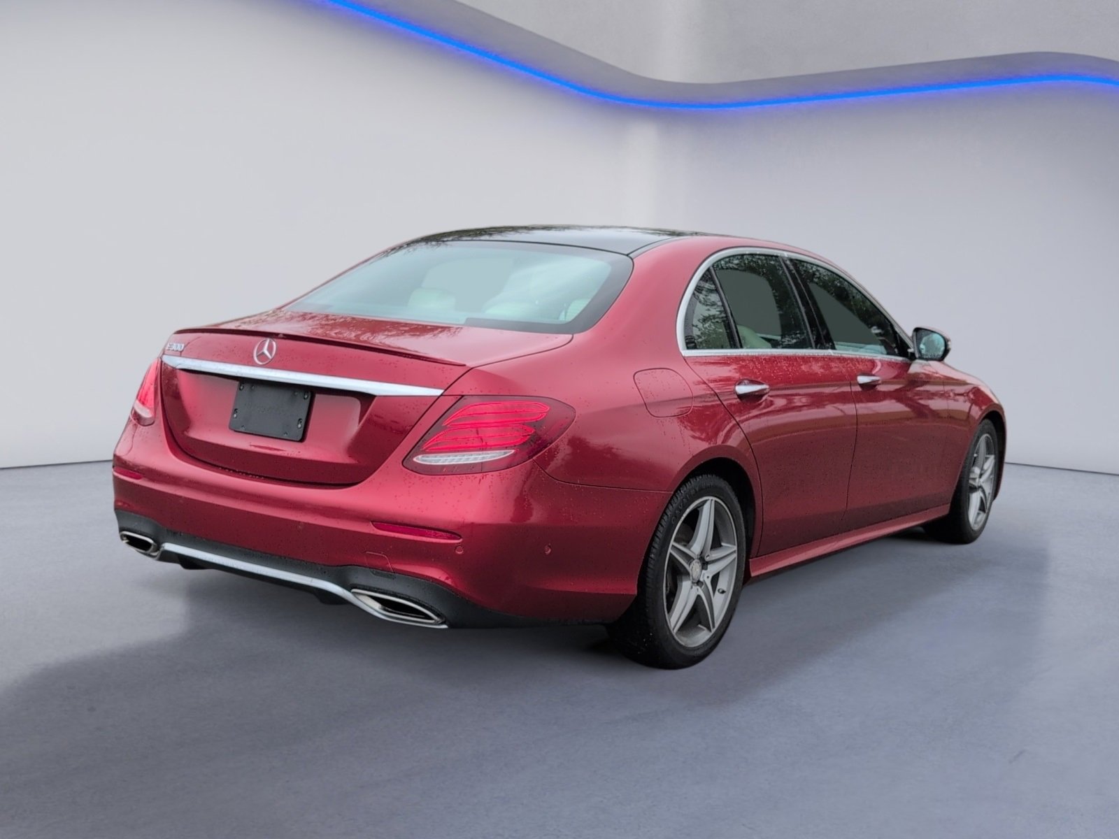 Used 2017 Mercedes-Benz E 300 image 3