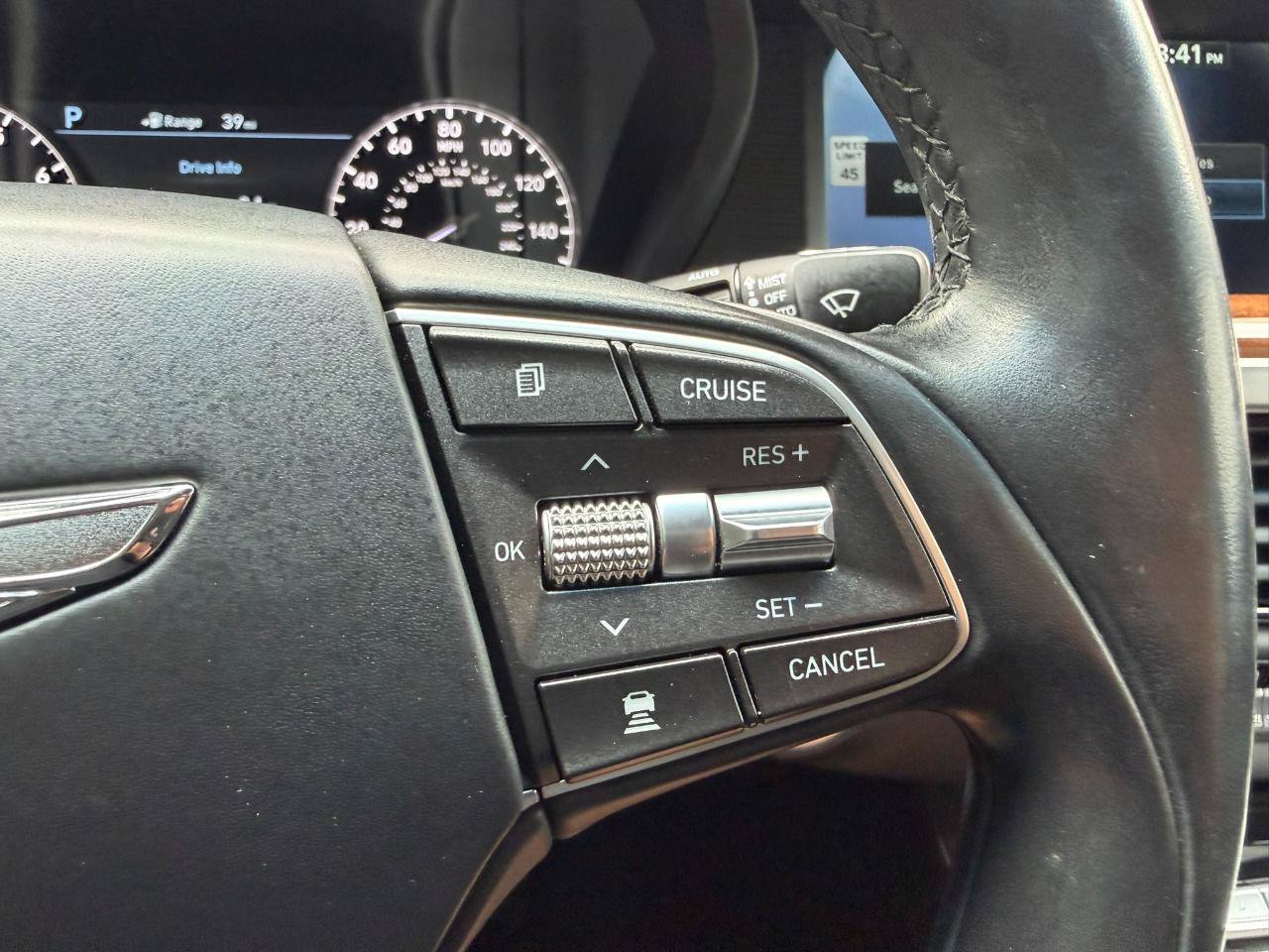 Used 2017 Genesis G90 3.3T Premium RWD image 29