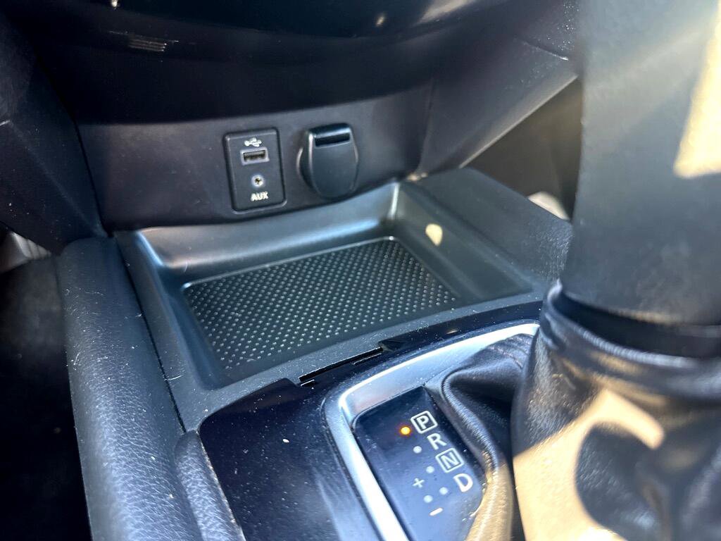 Used 2017 Nissan Rogue SV image 34