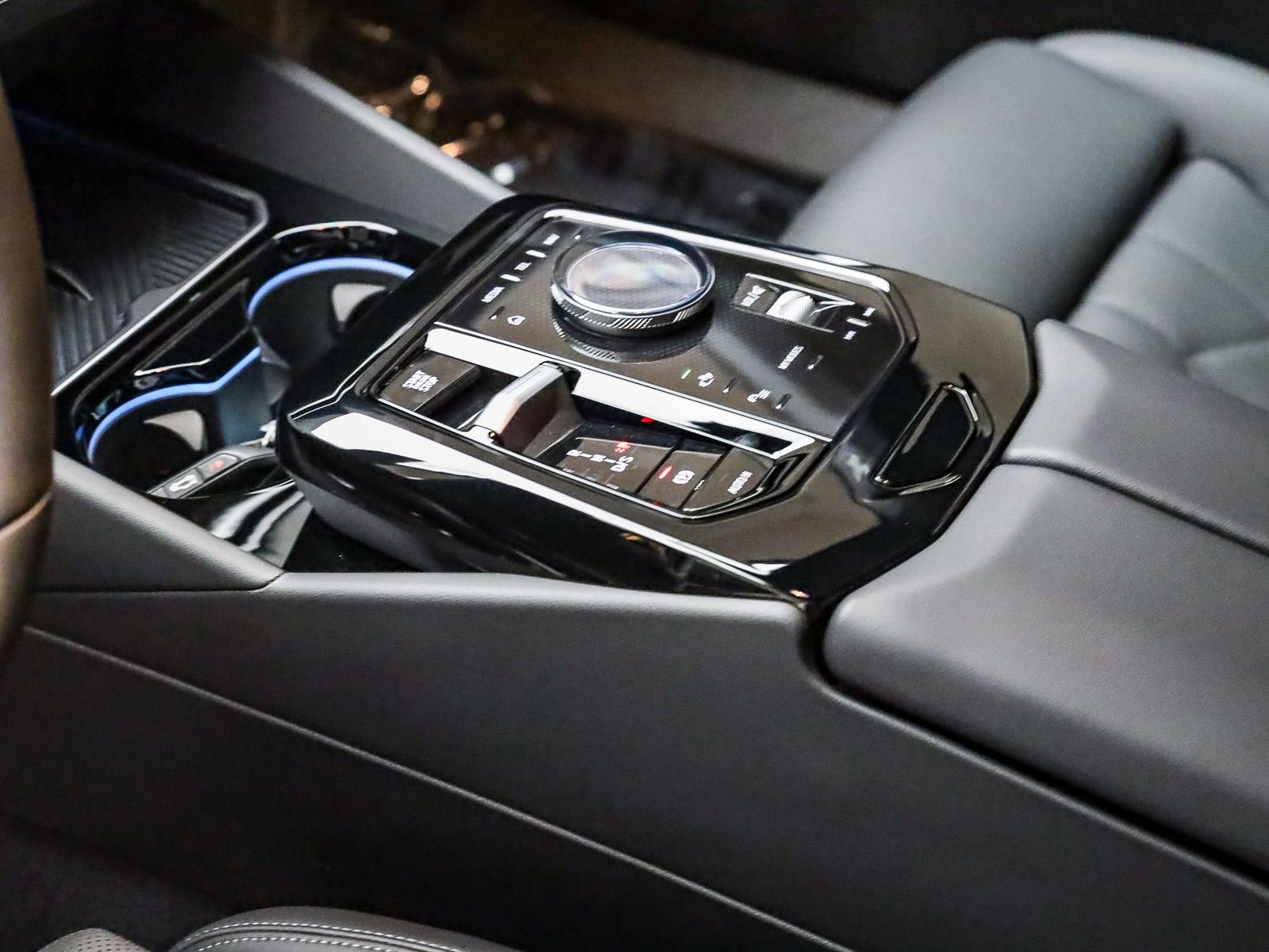 Used 2026 BMW 530i w/ M Sport Package image 23