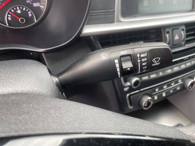 Used 2020 Kia Optima LX image 28