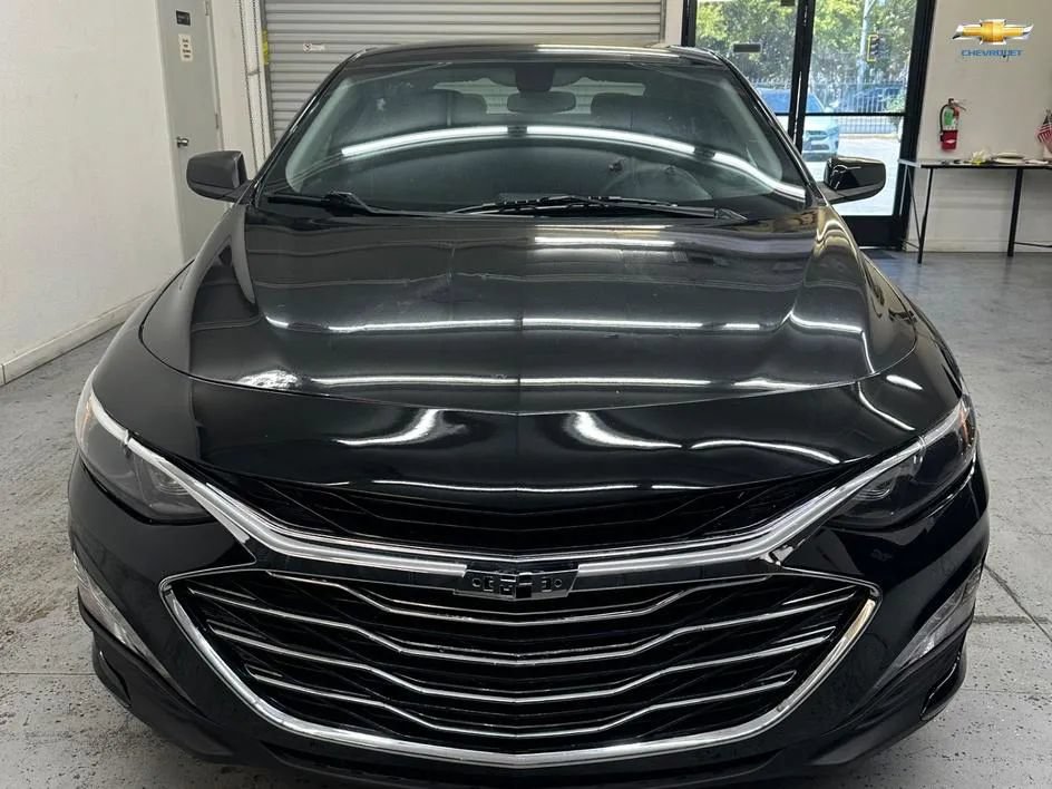 Used 2021 Chevrolet Malibu LT FWD image 2