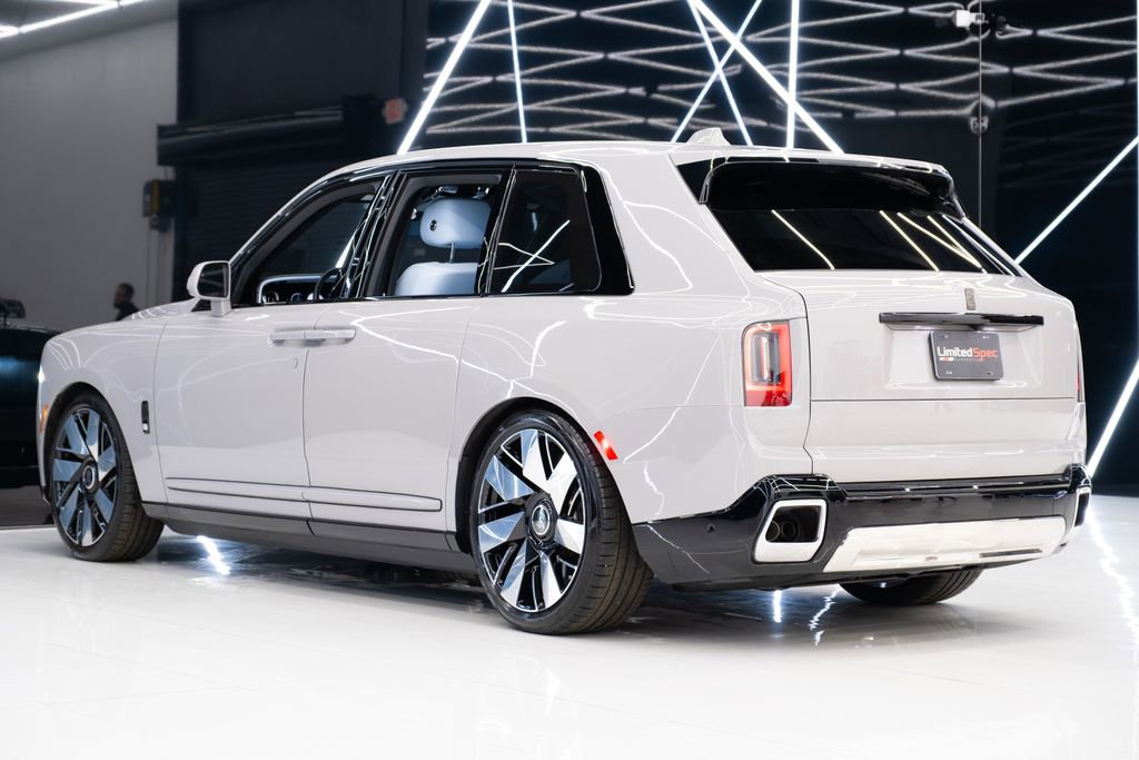 Used 2025 Rolls-Royce Cullinan AWD/4WD image 10