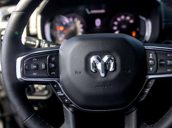 Used 2025 RAM 1500 Laramie AWD/4WD image 16