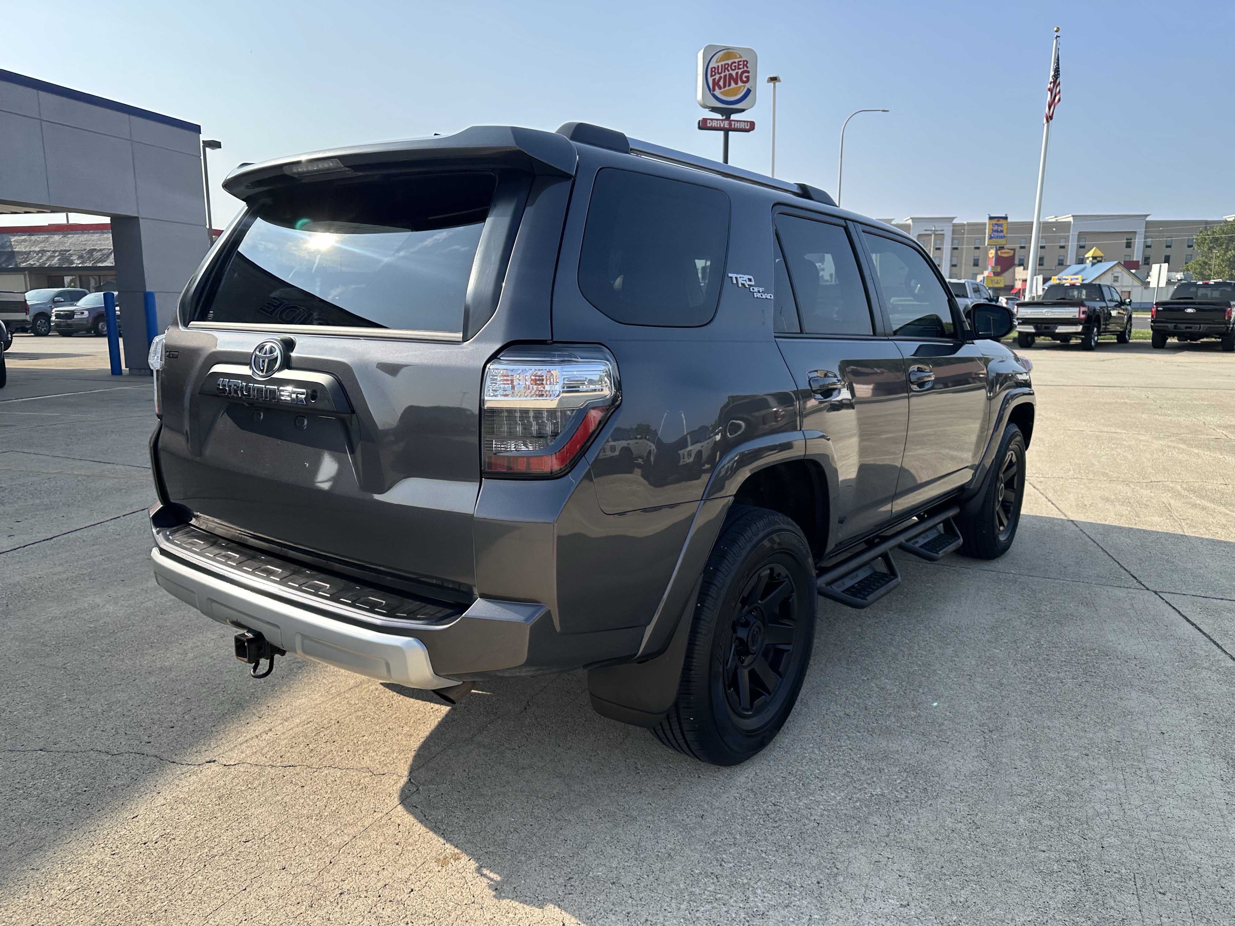 Used 2017 Toyota 4Runner TRD Off-Road Premium AWD/4WD image 3