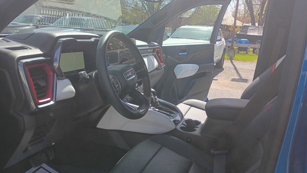 Used 2024 GMC Canyon AT4X w/ AT4X AEV Edition AWD/4WD image 7