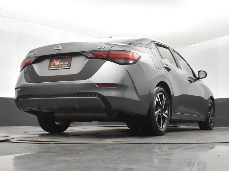 Used 2024 Nissan Sentra SV FWD image 13