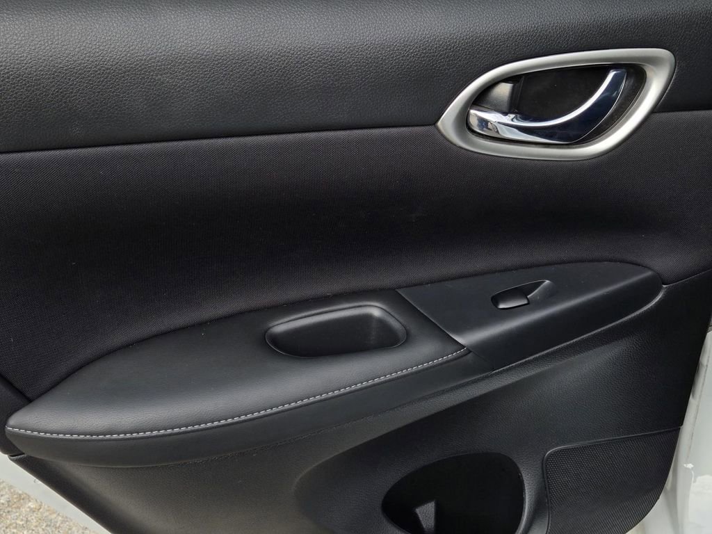 Used 2016 Nissan Sentra SV image 9