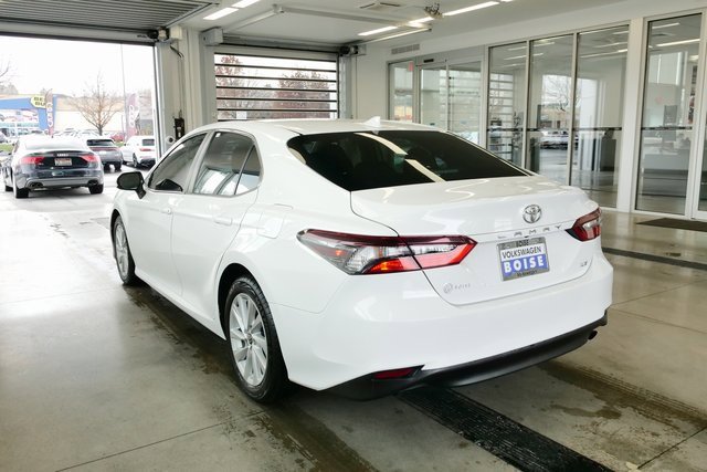 Used 2021 Toyota Camry LE image 4