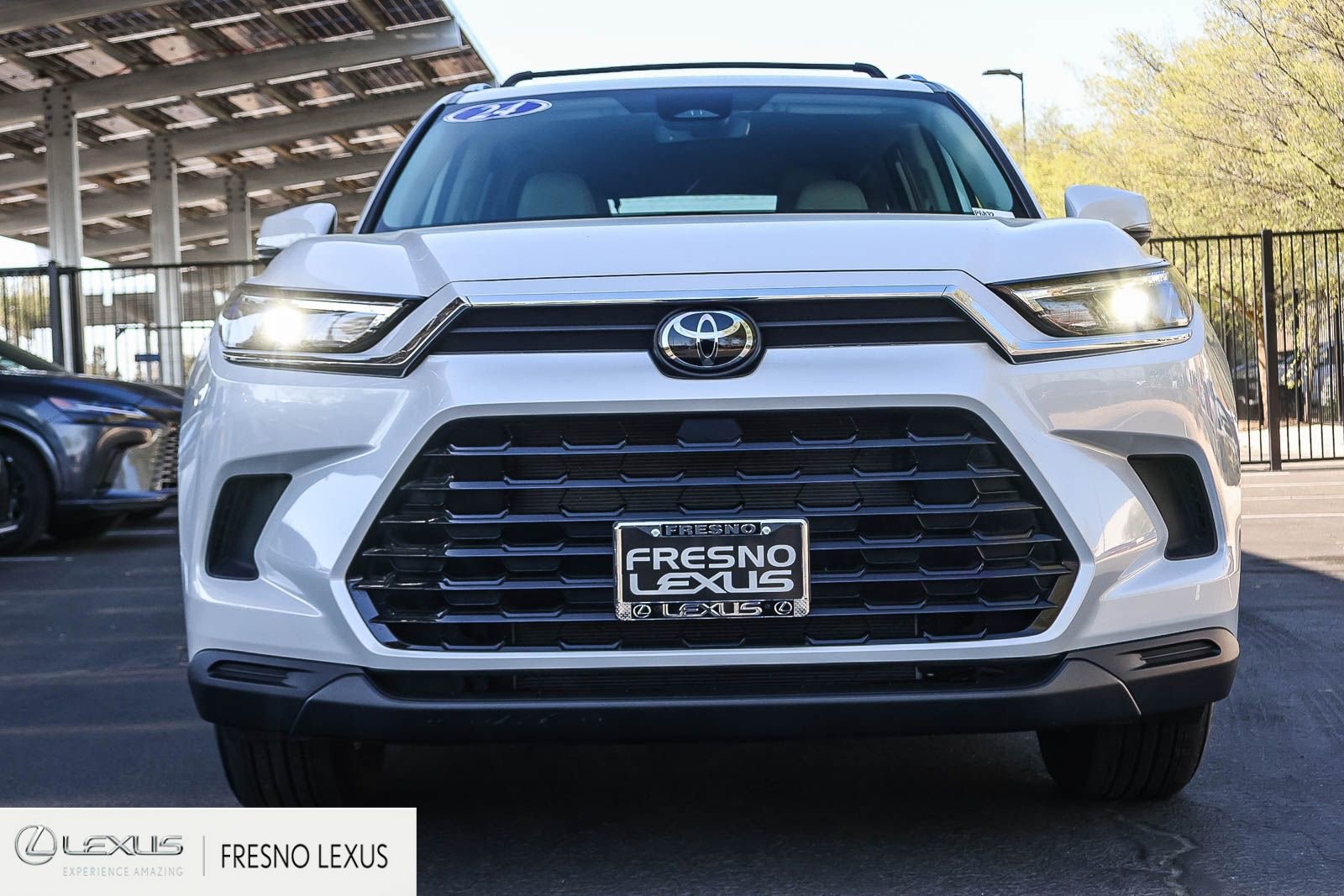 Used 2024 Toyota Grand Highlander XLE image 2