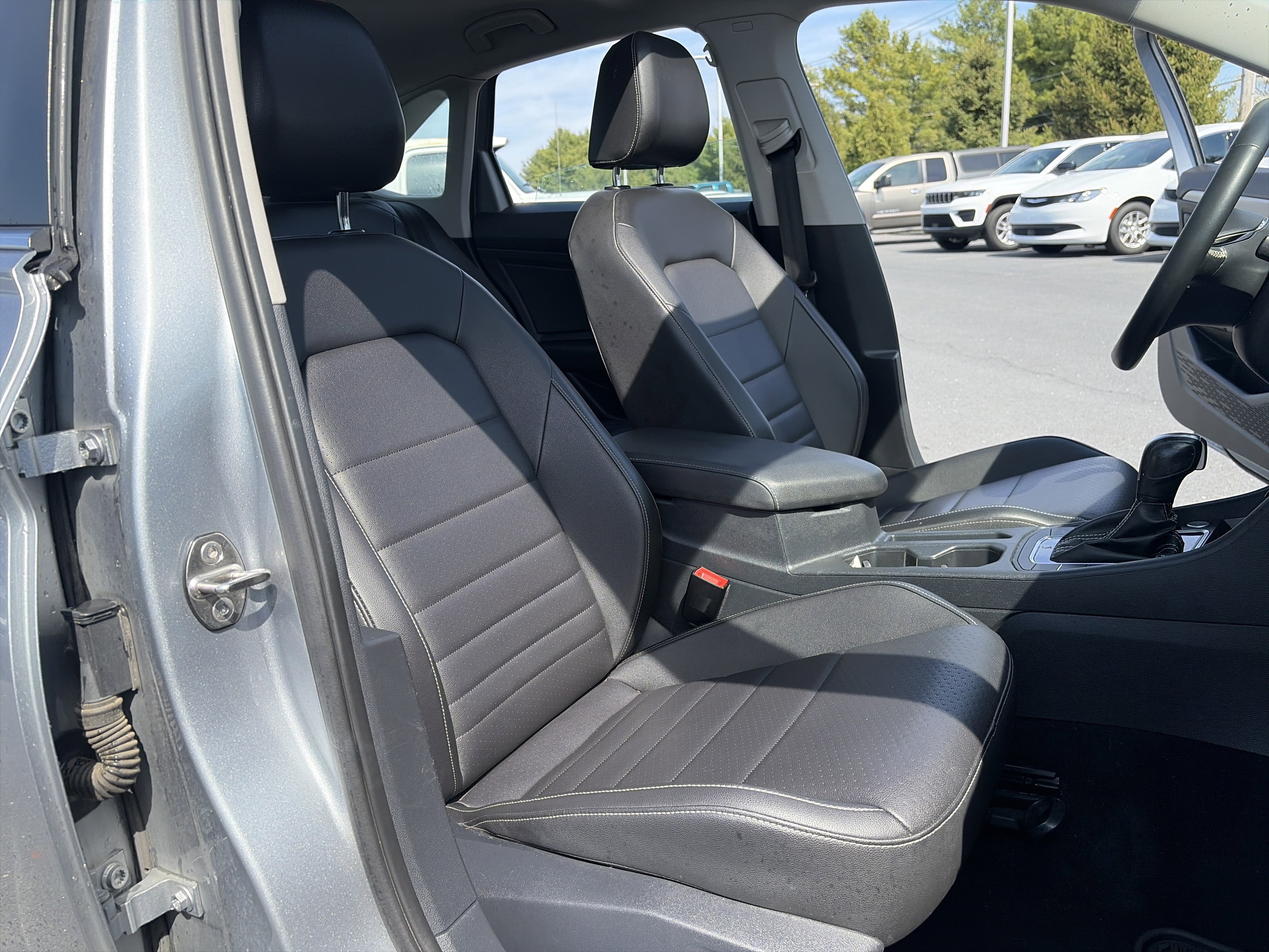 Used 2021 Volkswagen Jetta SE image 29