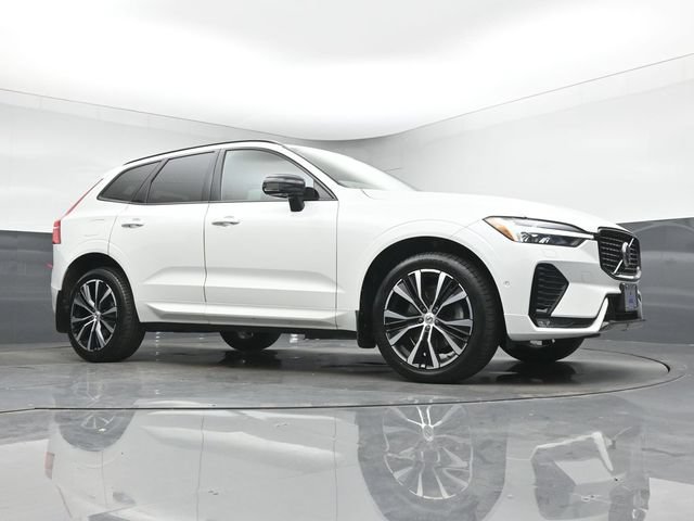 Used 2023 Volvo XC60 B6 Ultimate w/ Protection Package Premier AWD/4WD image 37