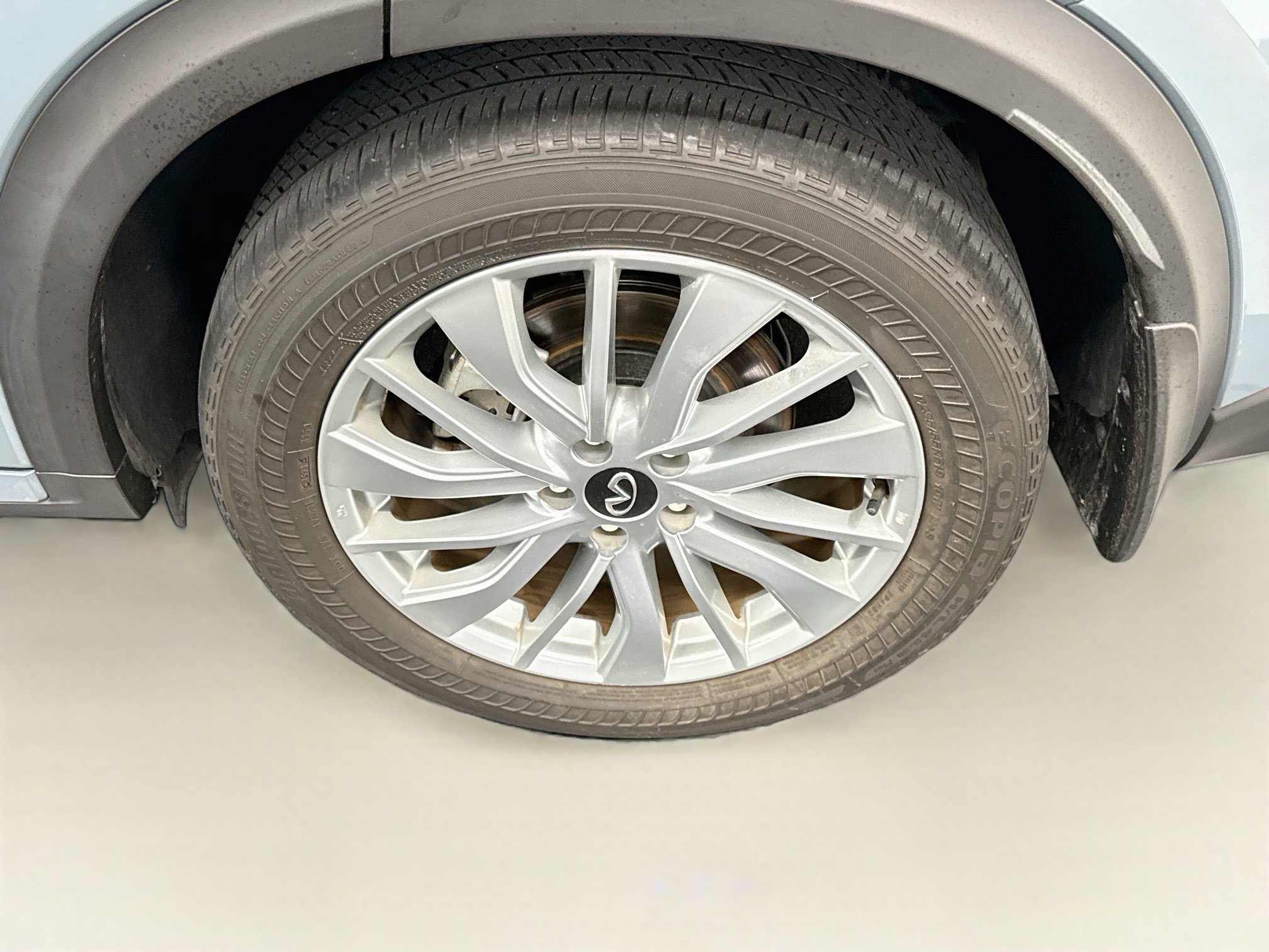 Used 2023 INFINITI QX50 Luxe FWD image 11