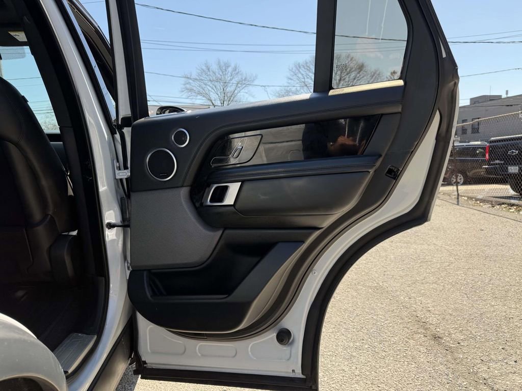 Used 2019 Land Rover Range Rover HSE image 15