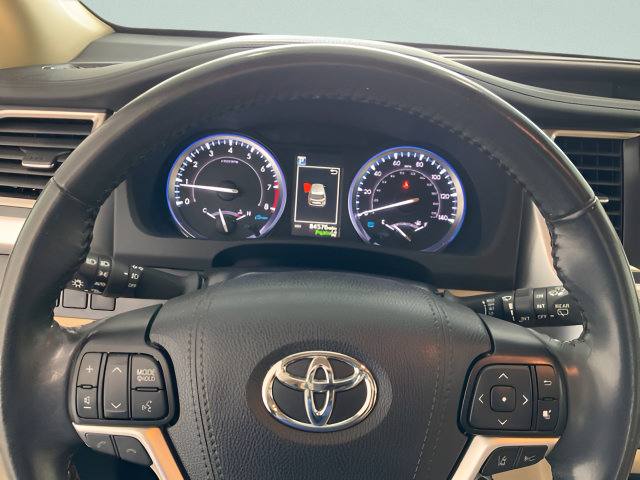 Used 2019 Toyota Highlander Limited FWD image 12