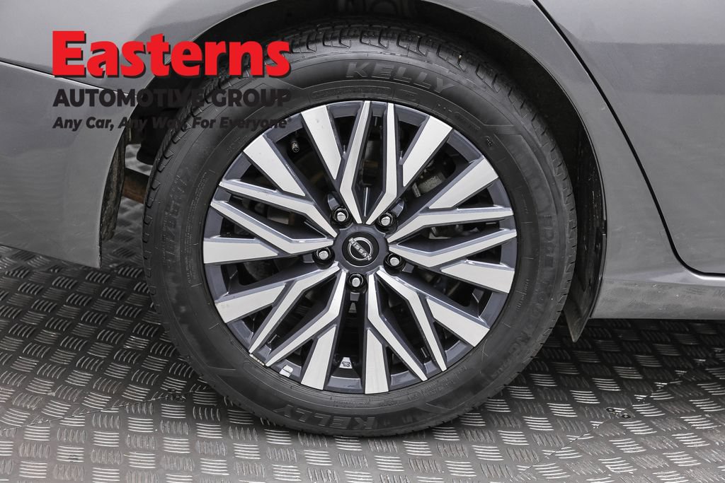 Used 2025 Nissan Altima 2.5 SV FWD image 31