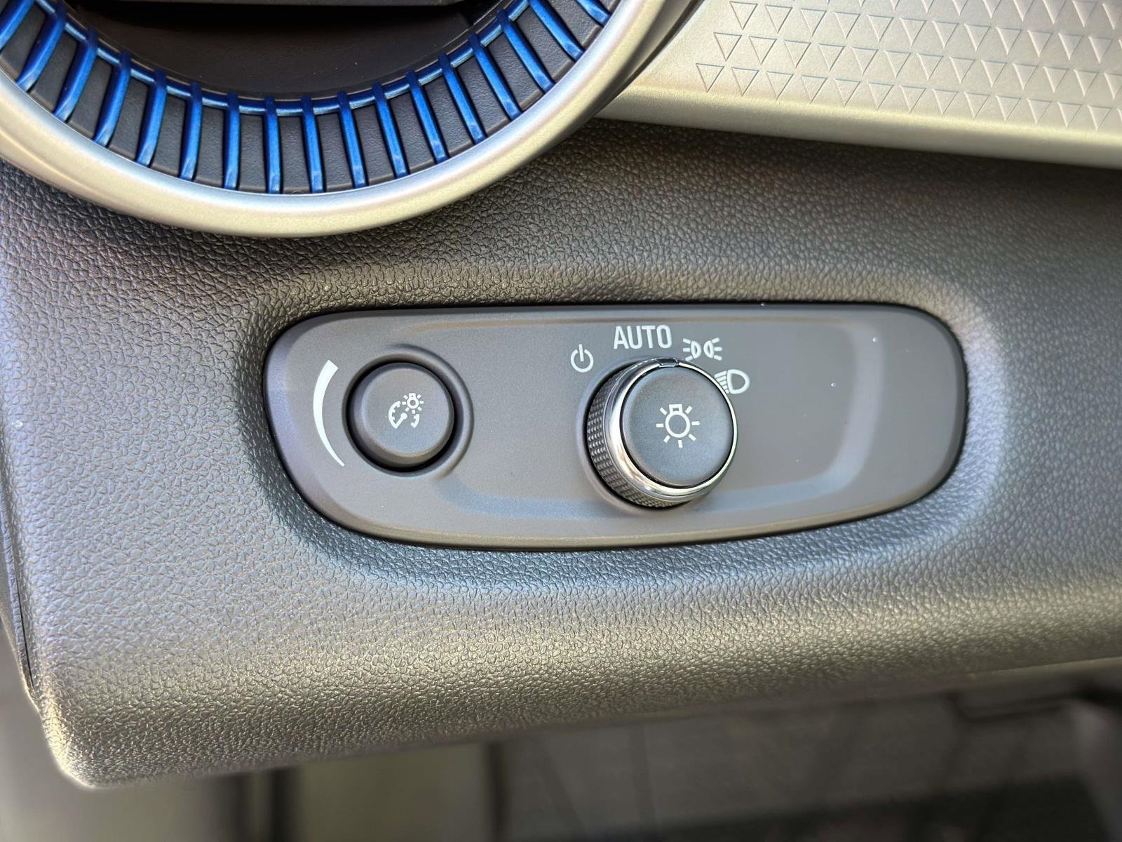 New 2026 Chevrolet Trax LS w/ LS Convenience Package image 19