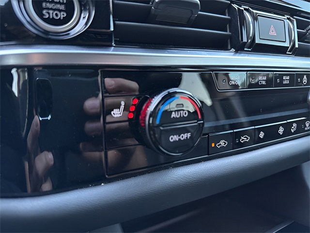 Used 2023 Nissan Pathfinder SL image 37