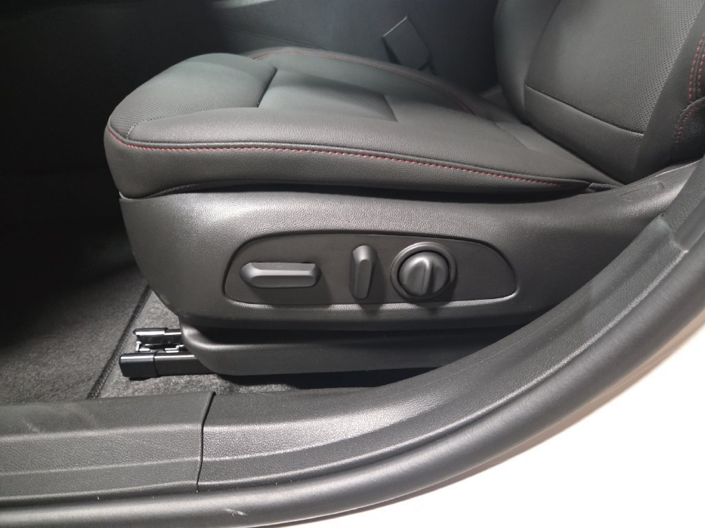 New 2026 Chevrolet Trax RS w/ Driver Confidence Package FWD image 31