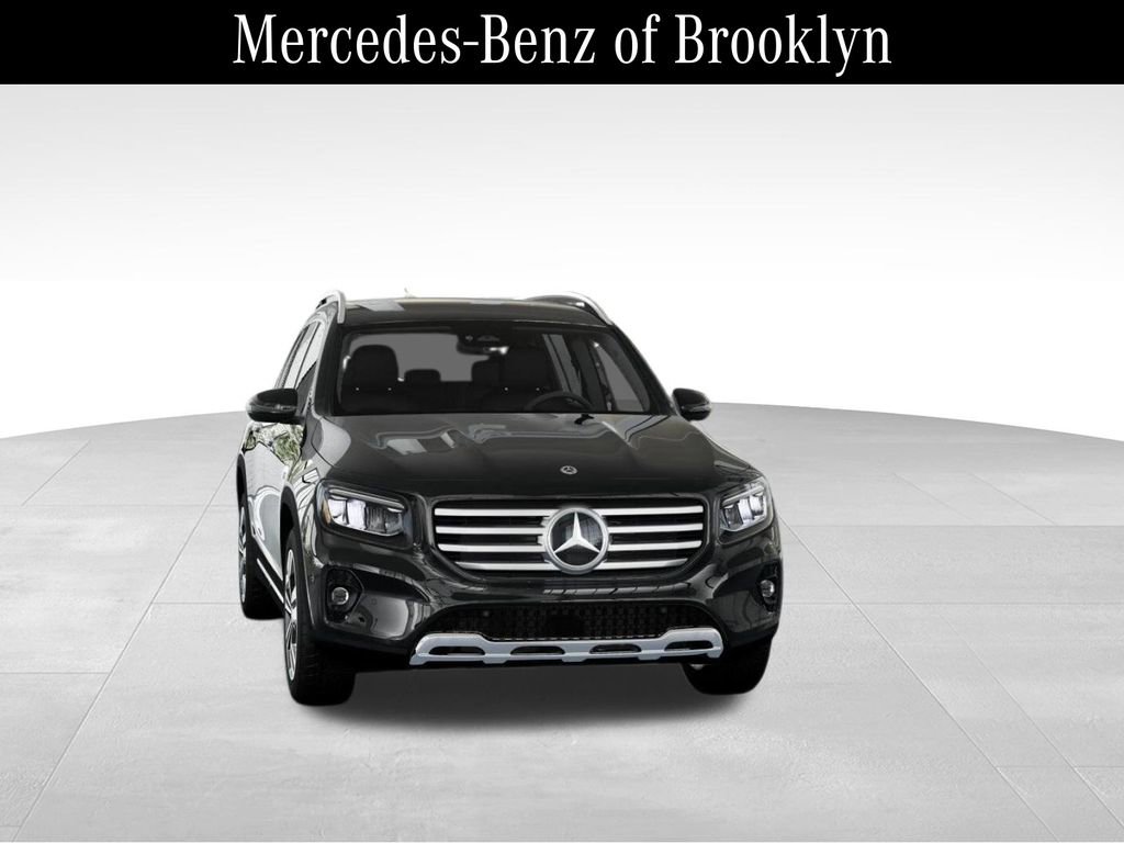 Used 2025 Mercedes-Benz GLB 250 4MATIC image 8