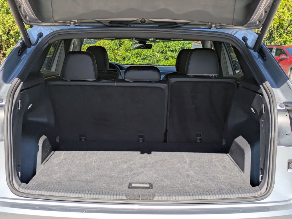 Used 2025 Volkswagen Atlas Cross Sport SE image 29