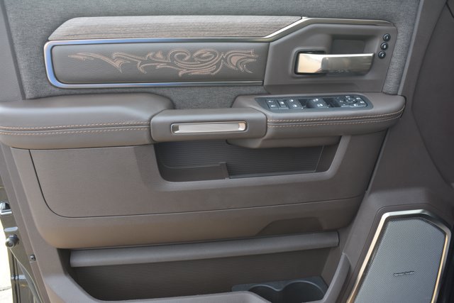 New 2026 RAM 2500 Limited AWD/4WD image 16