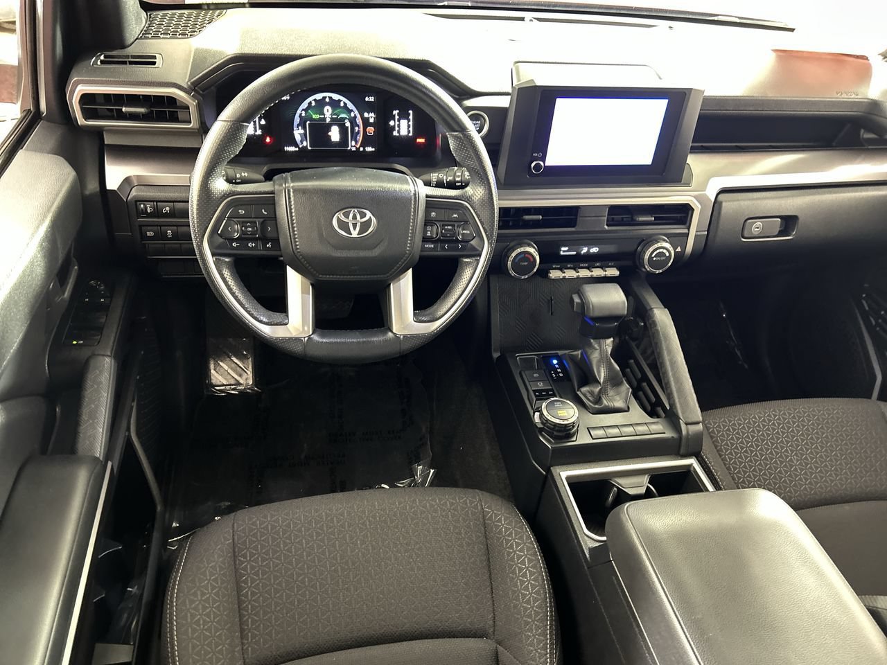 Used 2025 Toyota 4Runner SR5 AWD/4WD image 22