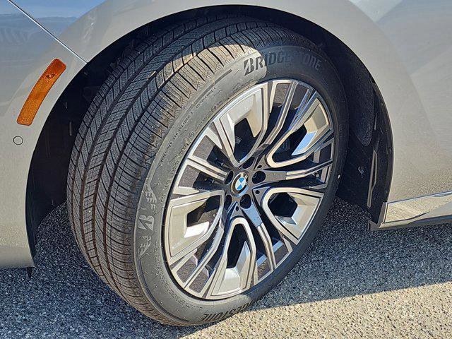 New 2025 BMW i7 xDrive60 w/ Premium Package image 35