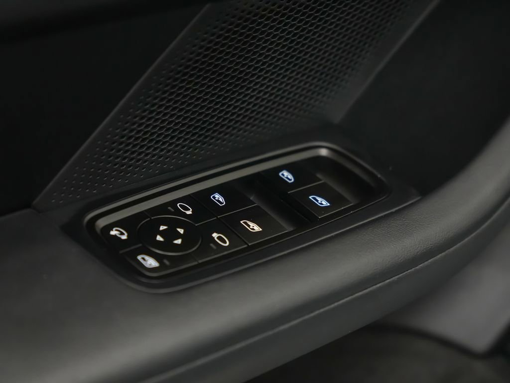 Certified 2025 Porsche Taycan AWD/4WD image 24