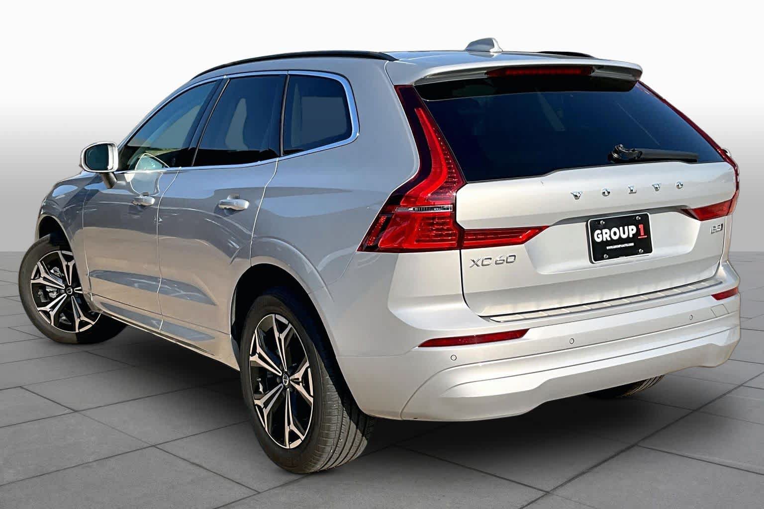 Used 2022 Volvo XC60 B5 Momentum w/ Protection Package Premier AWD/4WD image 11