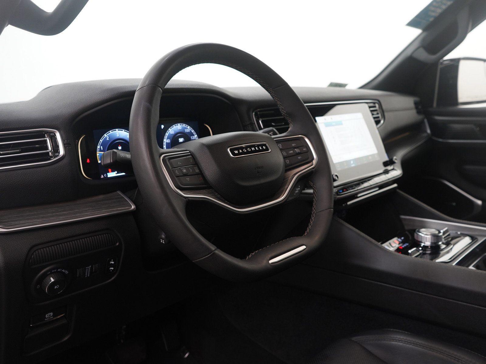 Used 2024 Jeep Wagoneer L Series III w/ Flexible Seating Group image 19