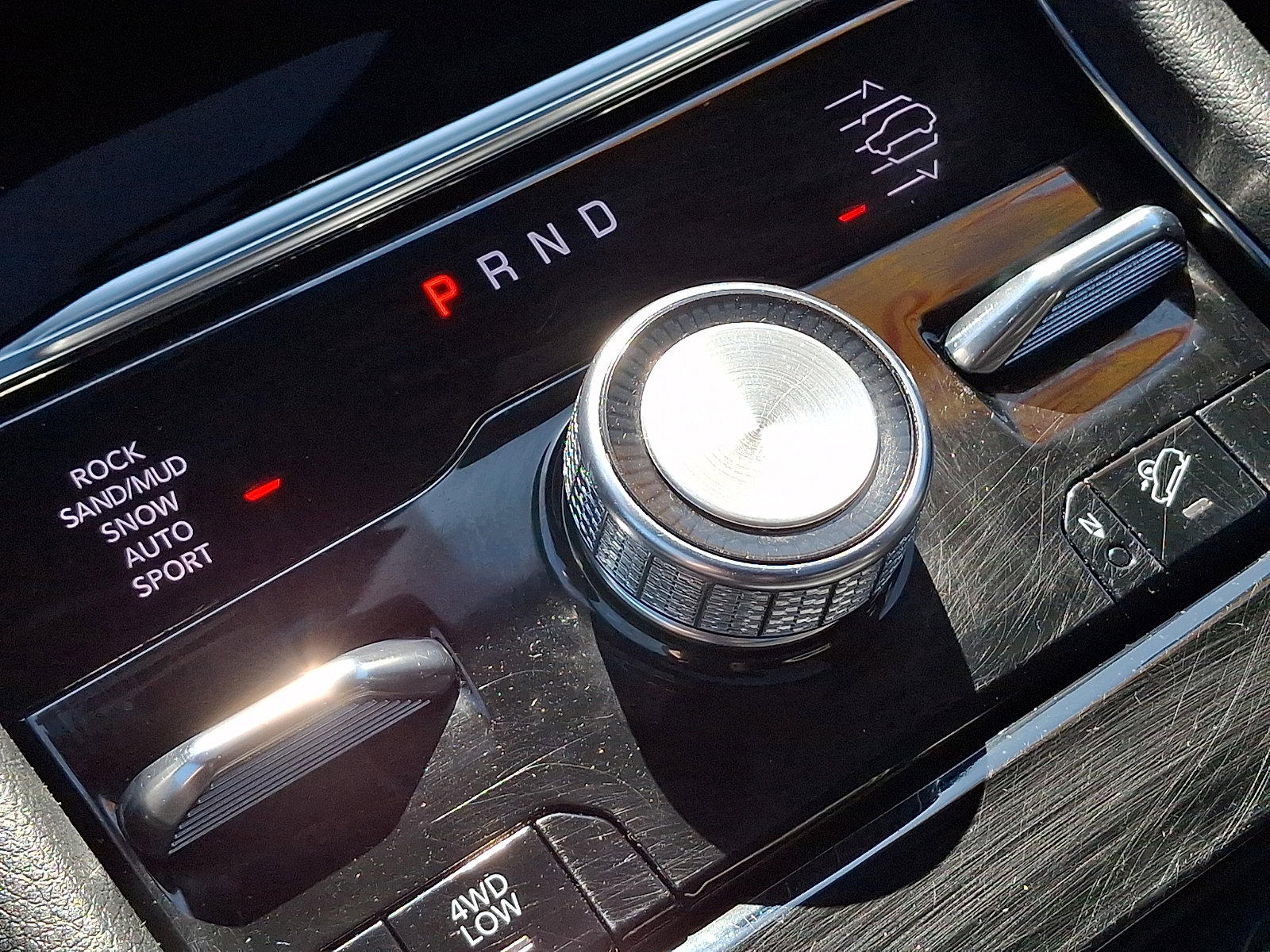 Certified 2022 Jeep Grand Cherokee Overland w/ Luxury Tech Group IV image 18