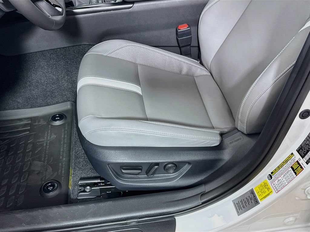 New 2026 Toyota Camry SE AWD/4WD image 18