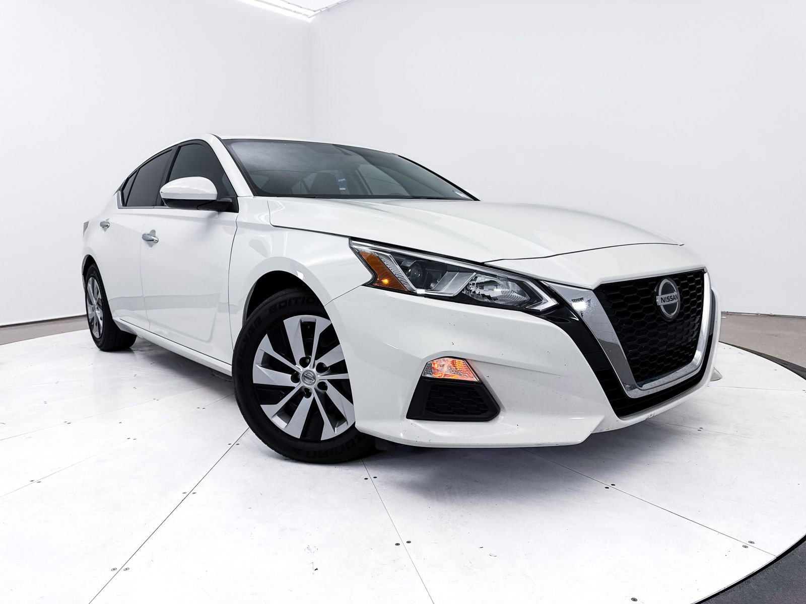 Used 2020 Nissan Altima 2.5 S image 1