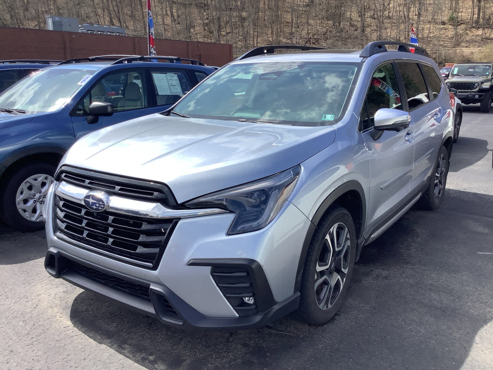 Used 2023 Subaru Ascent Limited w/ Technology Package image 4