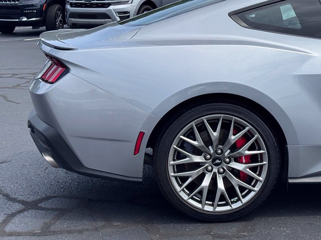Used 2025 Ford Mustang GT Premium RWD image 76