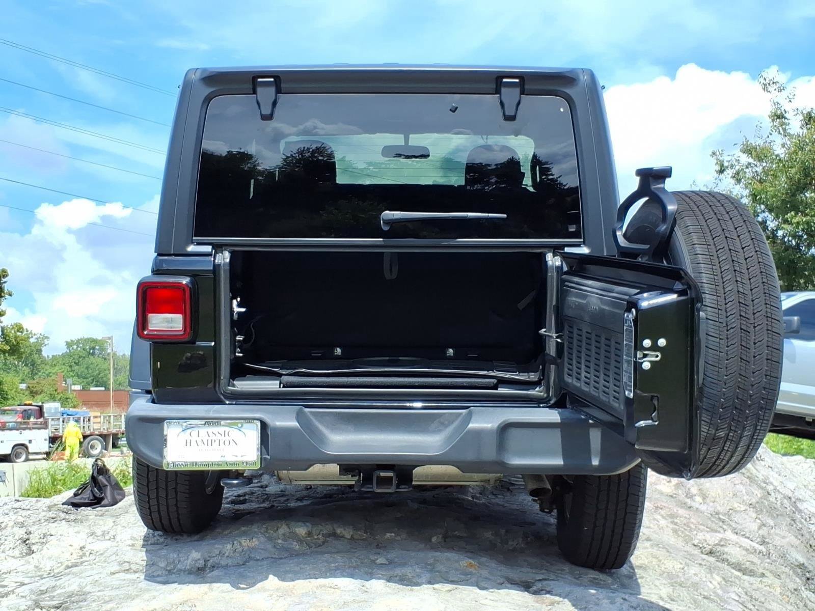Used 2018 Jeep Wrangler Sport AWD/4WD image 29
