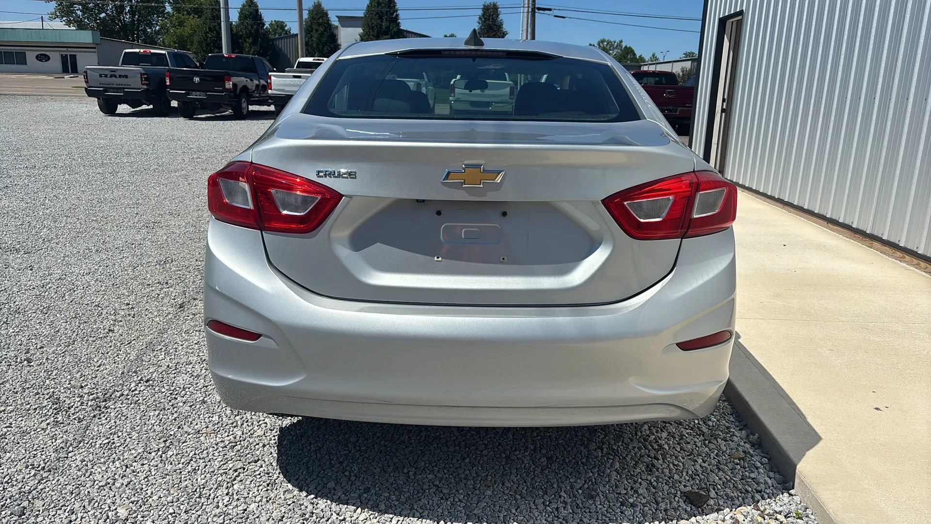 Used 2017 Chevrolet Cruze LS FWD image 4