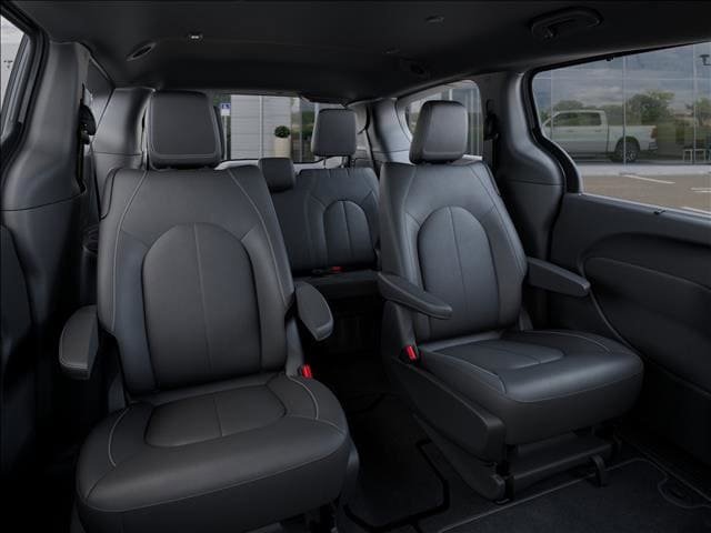New 2026 Chrysler Pacifica Select w/ S Appearance Package FWD image 15