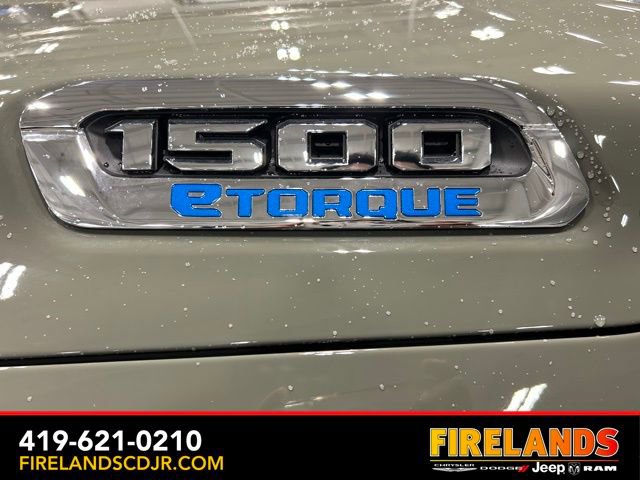 New 2026 RAM 1500 4x4 Crew Cab image 8