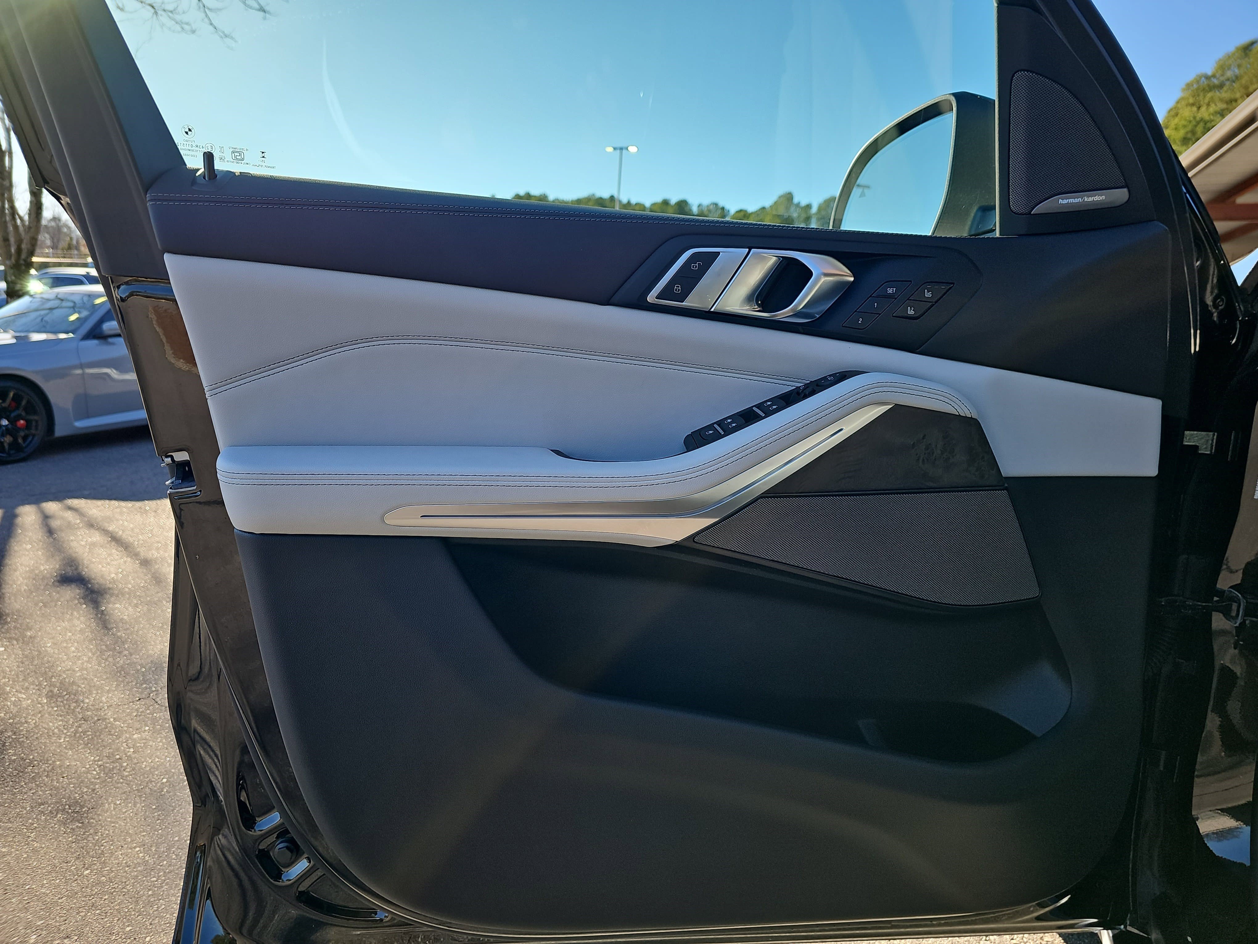 New 2026 BMW X5 xDrive40i w/ Climate Comfort Package image 27