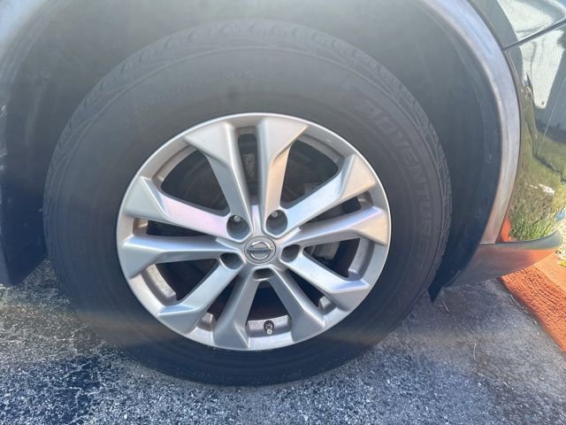 Used 2016 Nissan Rogue SV FWD image 9