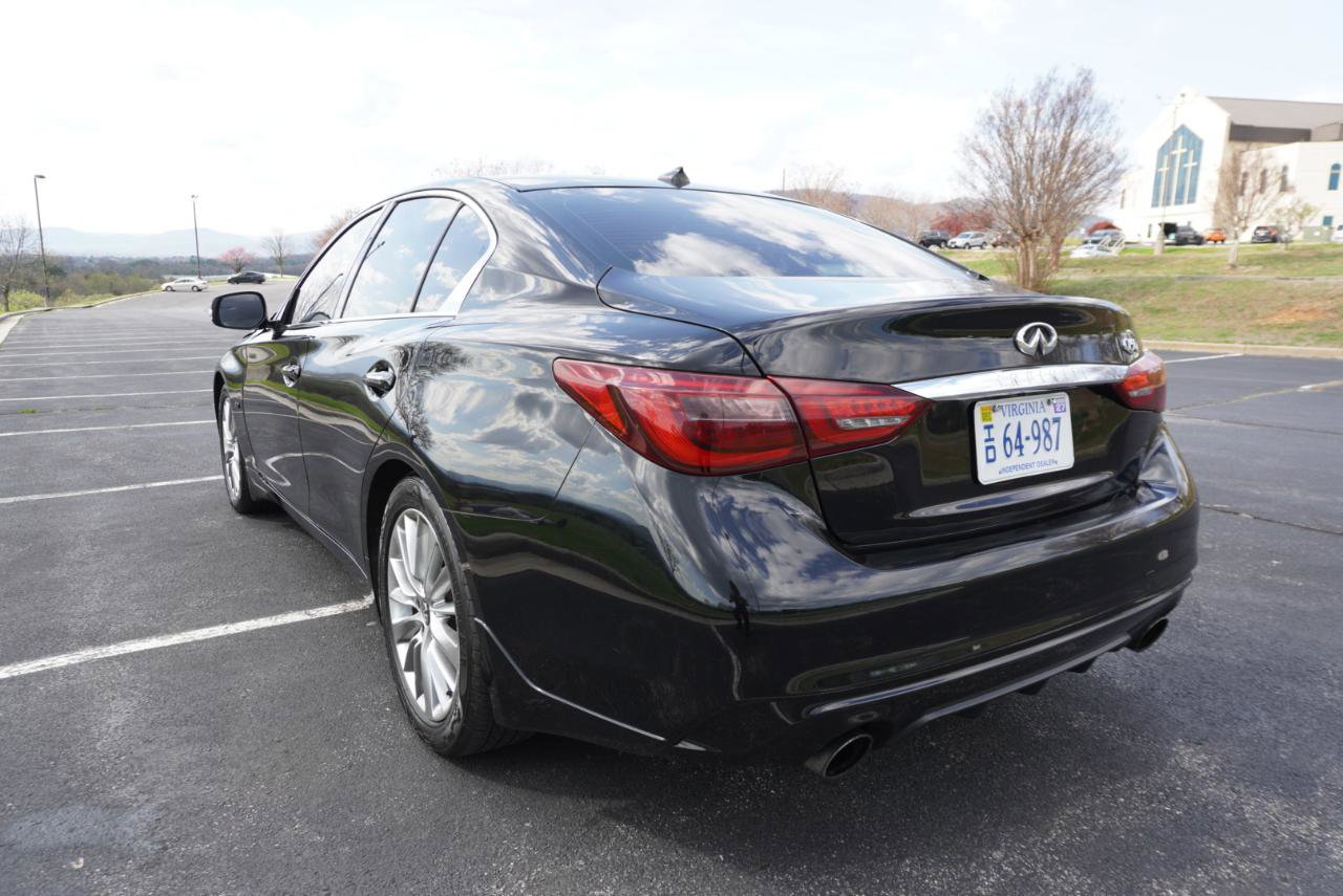 Used 2018 INFINITI Q50 Luxe w/ Cargo Package (L95) image 10