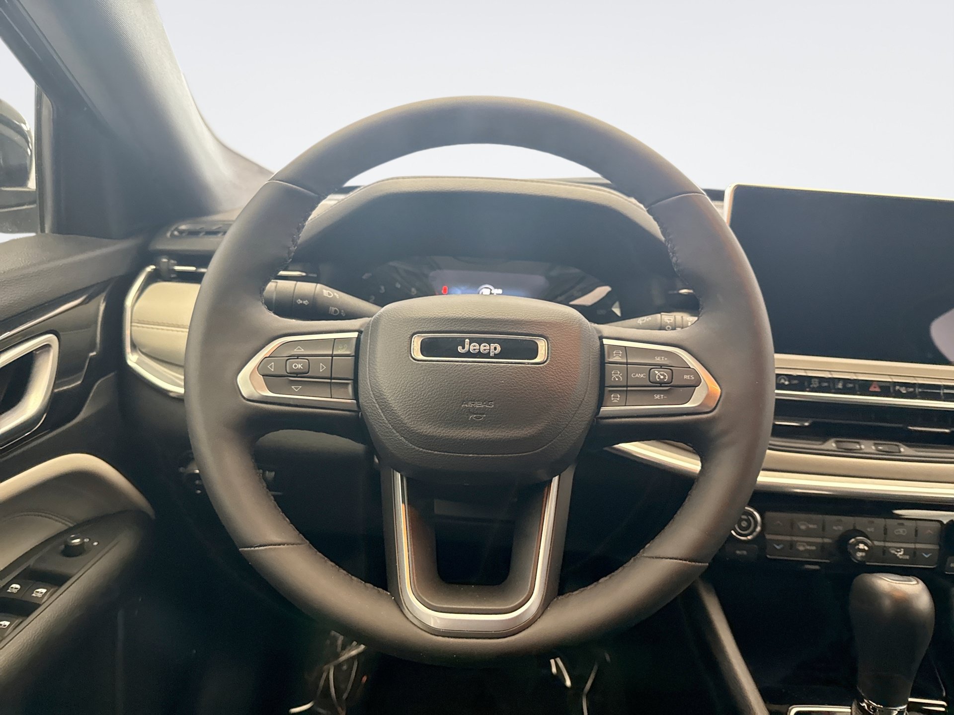 Used 2024 Jeep Compass Limited AWD/4WD image 12