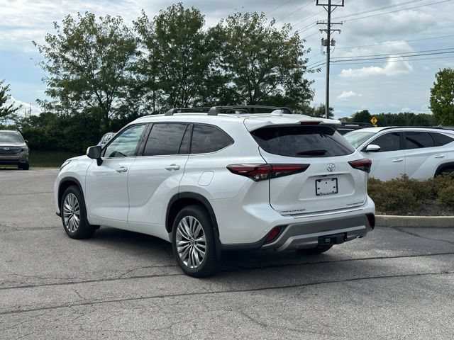 Used 2025 Toyota Highlander Platinum AWD/4WD image 5
