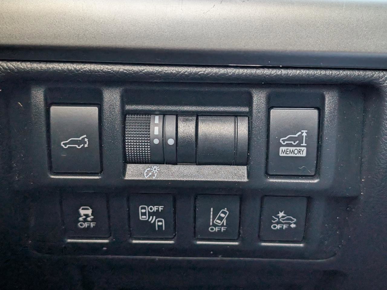 Used 2018 Subaru Outback 3.6R Limited image 12