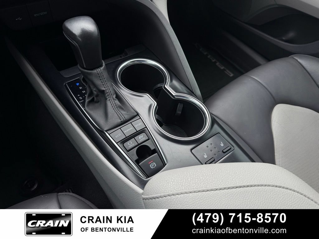 Used 2020 Toyota Camry XLE FWD image 19