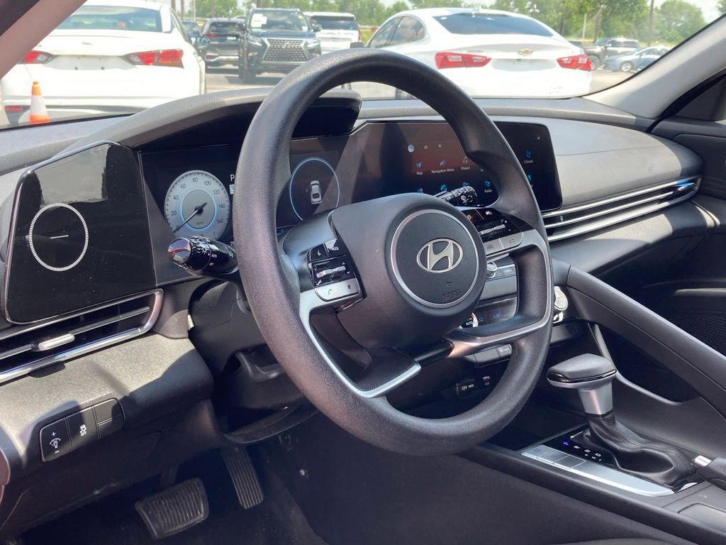 Used 2024 Hyundai Elantra SEL FWD image 8